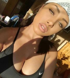 sexy toute nue sur le 50